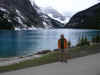 Lake Louises fnomenalt smukke farve kan anes p fotoet